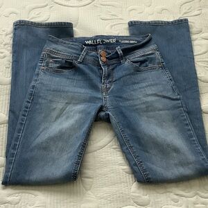 Wallflower Junior Lucious Curvy Fit Bootcut Medium Wash Blue Denim Stretch Jeans